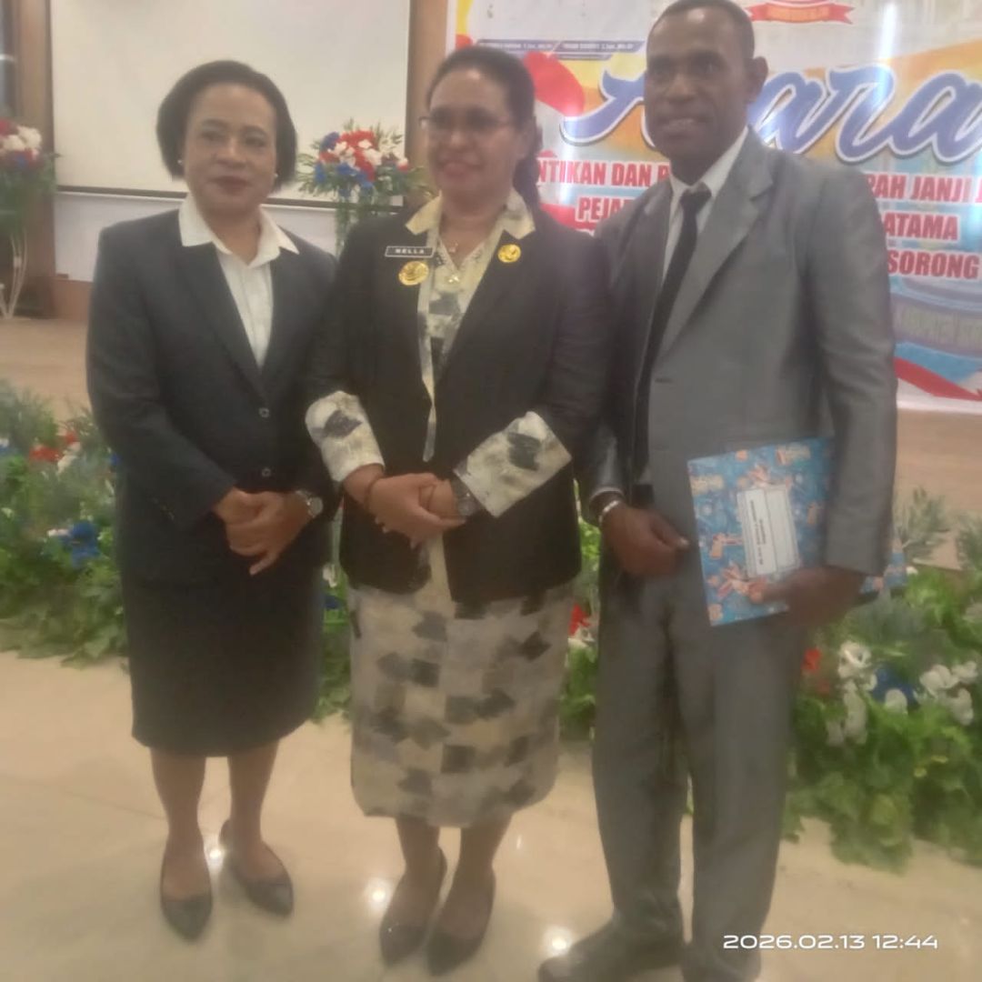 Jhony Kaliele, S.Sos Resmi Pimpin Distrik Seremuk ini Amanah untuk Bangun Delapan Kampung