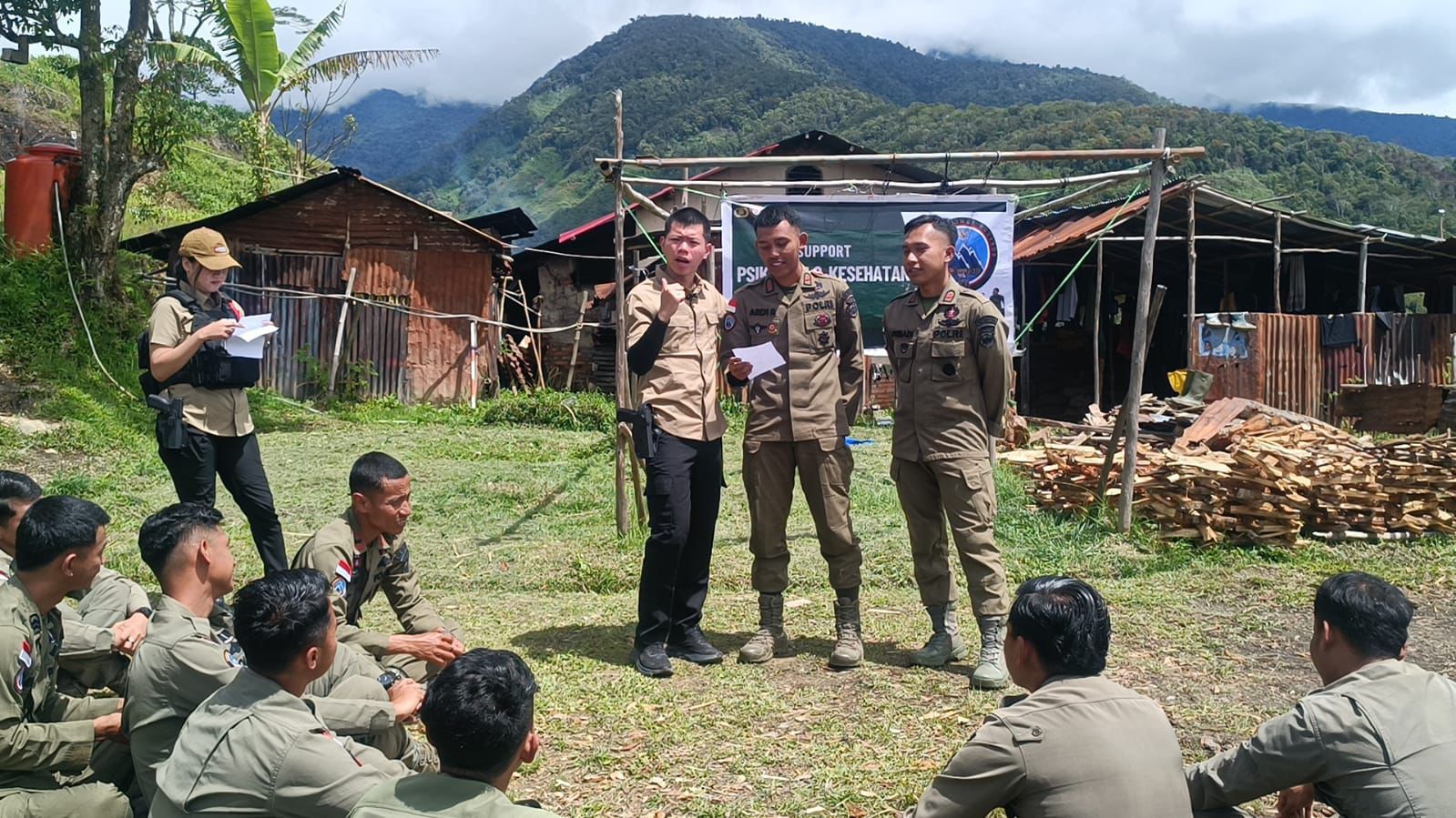 *Jaga Mental Personel di Wilayah Rawan, Satgas Damai Cartenz Gelar Support Psikologi di Kiwirok*
