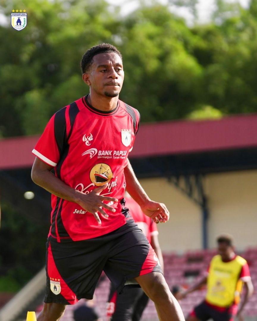 Kedatangan Alexander Felix Kamuru Bek Muda Asal Sorong , Diharapkan Membela Persipura dengan Sepenuh Hati