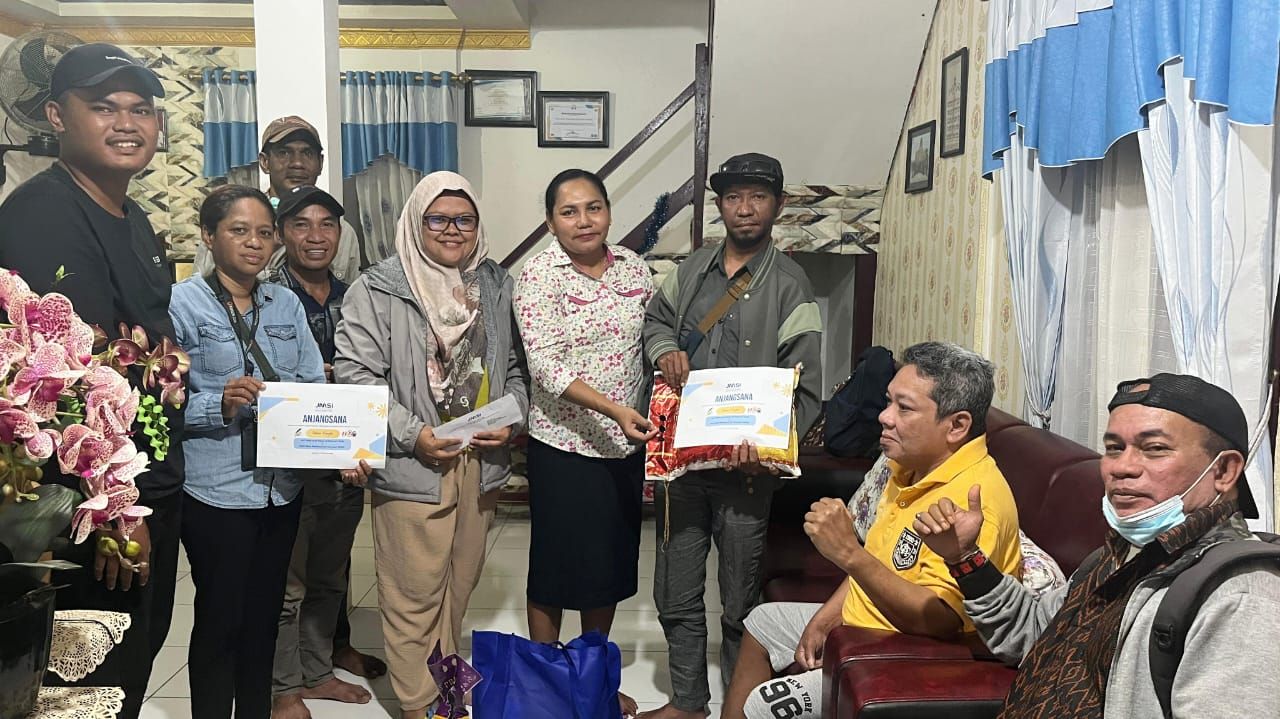 Rayakan HUT ke-6 dan HPN, JMSI Papua Barat Daya Kunjungi Jurnalis Purna Bakti