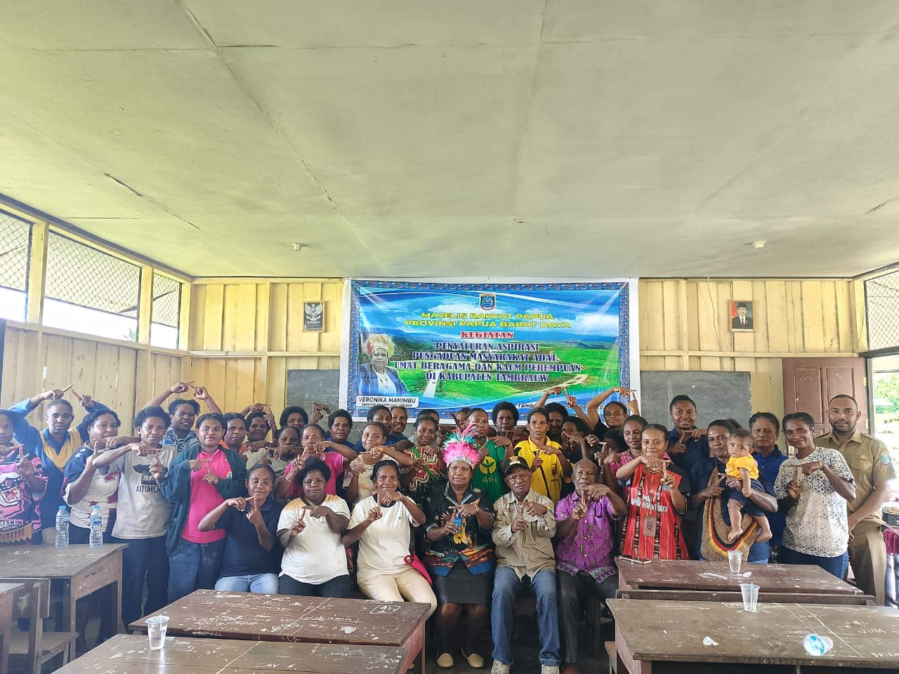 SERAP ASPIRASI MASYARAKAT 5 DISTRIK SE KEBAR RAYA, VERONIKA MANIKBUI TERIMA BERBAGAI KELUHAN TERKAIT OTSUS