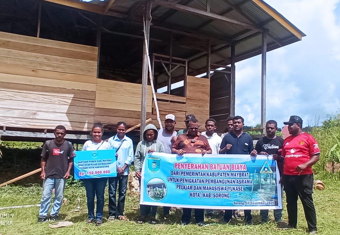 Bupati Maybrat Serahkan Rp150 Juta, Mahasiswa IKPERMAY Bagun asrama
