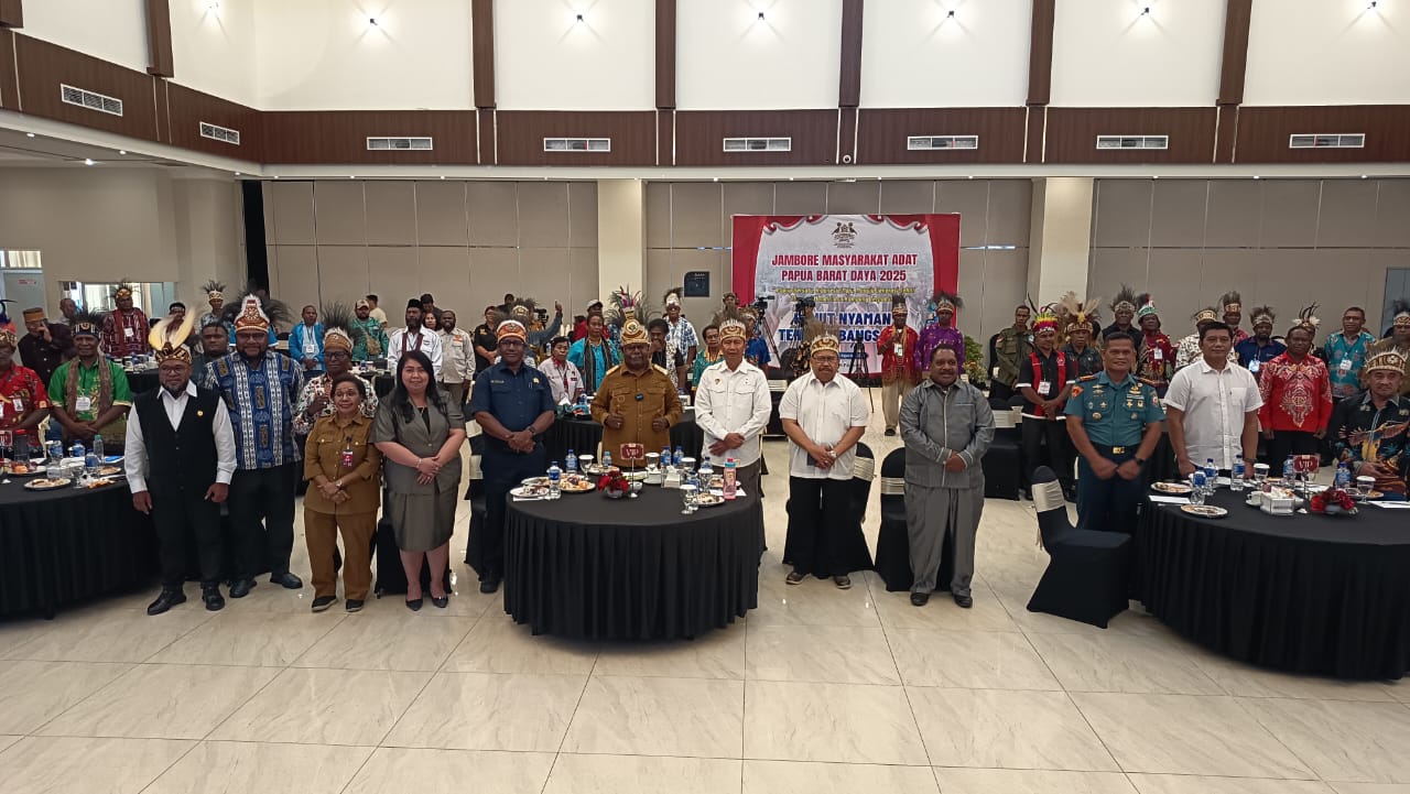 Gubernur Elisa: Adat Pondasi Bangun Papua Barat Daya