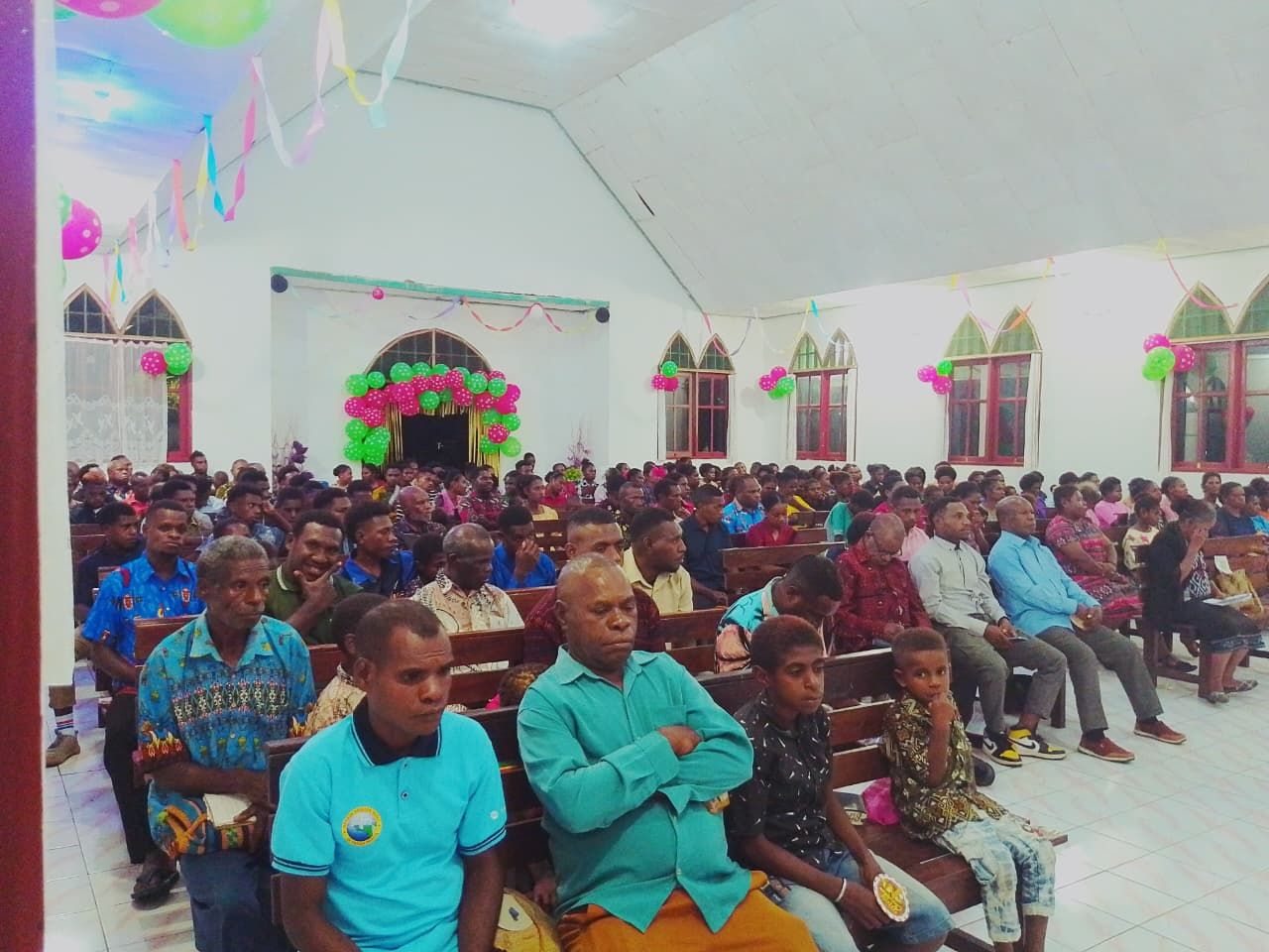 IBADAH NATAL BERSAMA IKATAN PELAJAR DAN MAHASISWA KEBAR-ABERBAKEN DI JEMAAT IMANUEL ANJAI KLASIS KEBAR KABUPATEN TAMBRAUW.